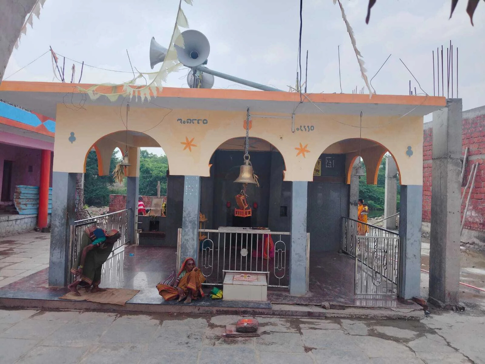 श्री लाईव्ह देवी मंदिर